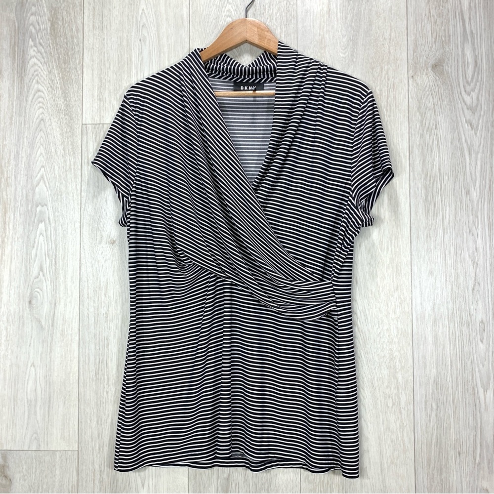 DKNY striped cross wrap top size 1X stretchy business casual athleisure